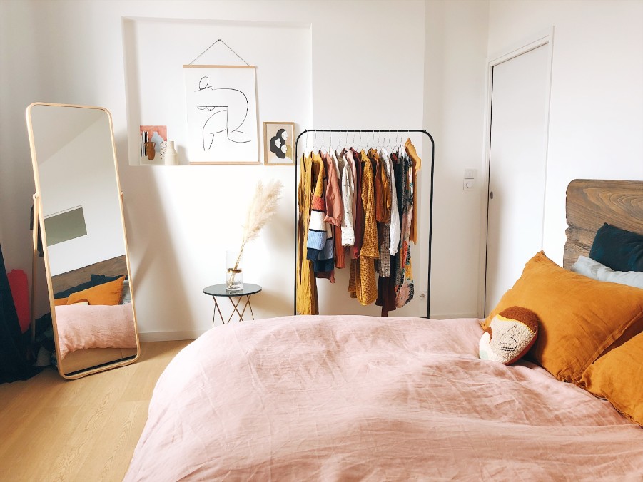 city apartment bedroom pink bedding