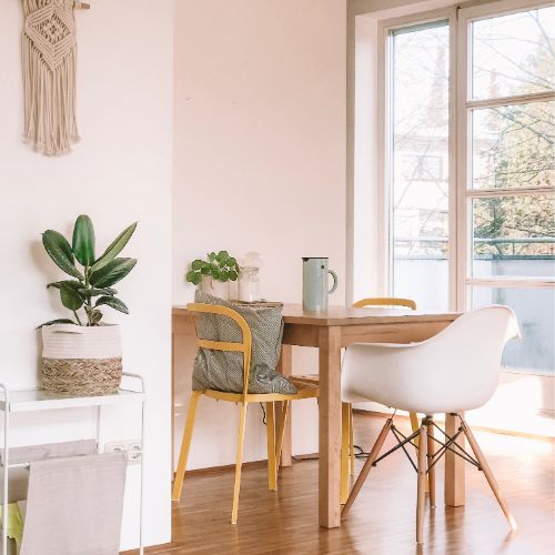 ppg pink paint in dining nook