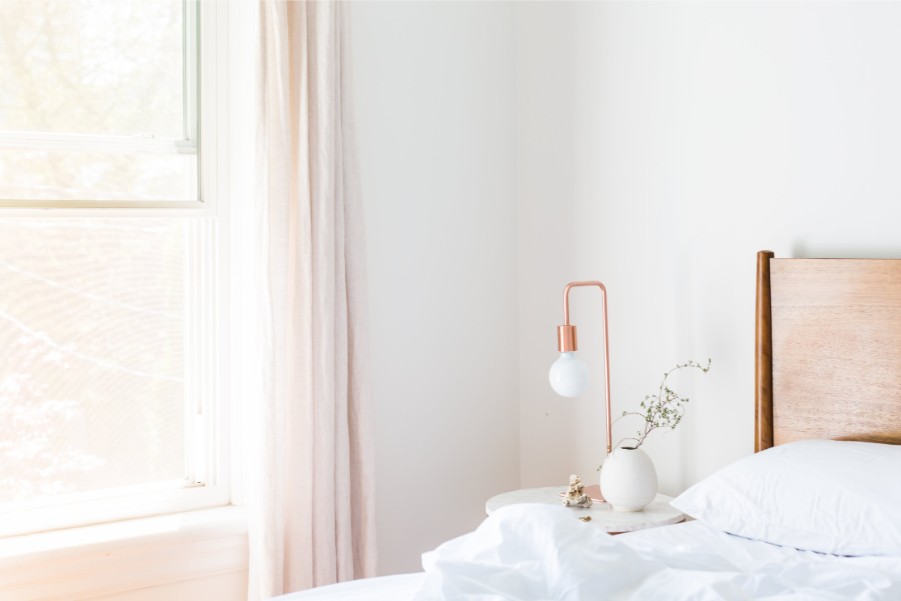 white bedroom pink curtains